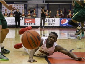 University of Calgary Dinos Thomas Cooper, seen here in a game on Feb. 11, 2016, led the way with 20 points in an 82-81 loss to the University of Regina on Saturday, Jan. 28, 2017. (File)