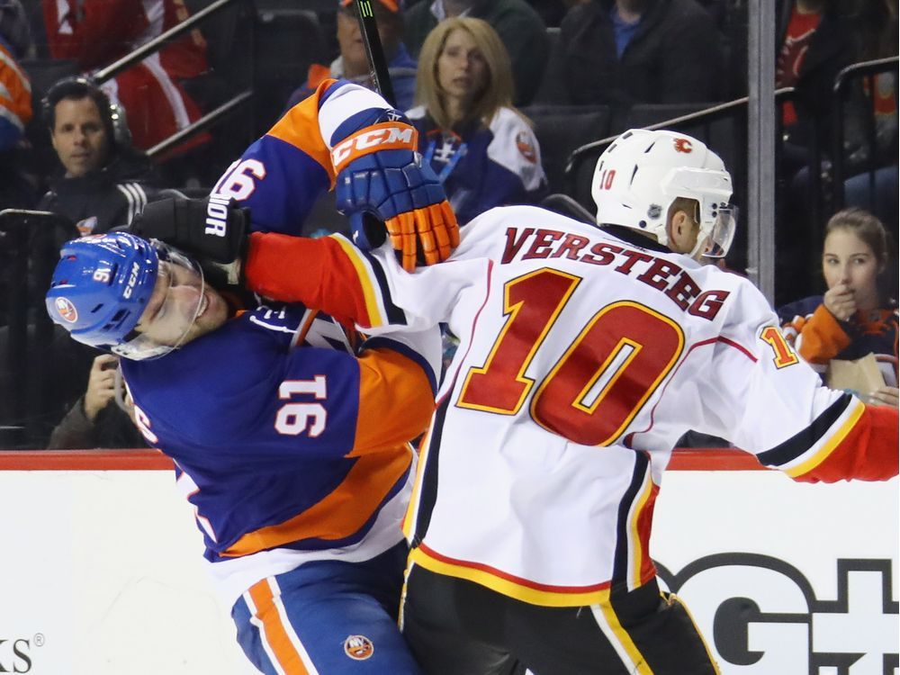 Islanders fall to Blackhawks in first game at Barclays Center