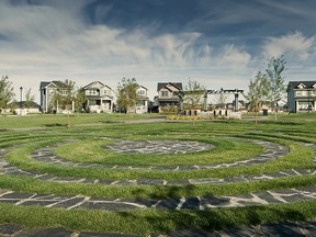 Ravenswood, located in Airdrie, features amenities such as four playgrounds, plenty of paths and green space, a new school and a nearby market with shopping, banking and dining options.