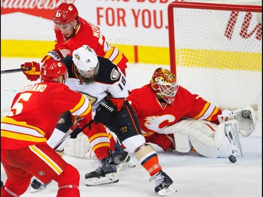 Calgary Flames goalie Brian Elliott makes a save against the Anaheim Ducks during NHL action in Calgary on April 2, 2017.