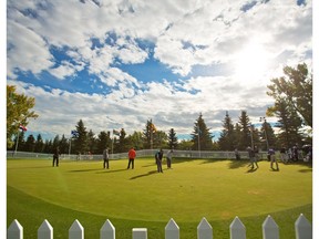Players warm up on the putting green before teeing off in Round 1 of the Shaw Charity Classic at the Canyon Meadows Golf Club in Calgary on Sept. 2, 2016. (File)