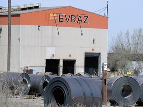 Hundreds of unionized workers at Evraz North America's steel plant in Regina have voted overwhelmingly in favour of strike action to back contract demands.