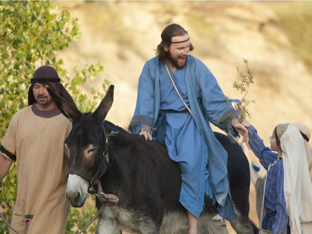 Drumheller Passion Play excites pilgrims and theatre lovers Calgary