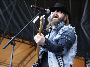 Jason McCoy of the Road Hammers performs on day two of the Country Thunder music festival held at Prairie Winds Park Saturday, August 19, 2017. Dean Pilling/Postmedia