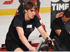 WHLer Jackson van de Leest during opening day of the 2017 training camp for the Calgary Hitmen at the Scotiabank Saddledome. Candice Ward/Calgary Hitmen