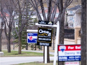 CALGARY, AB.; May 01, 2017 – Photos of  'for sale' sign on the front lawn of a home. Calgary. (Michelle Hofer/Michelle Hofer Photography) For Josh Ska.