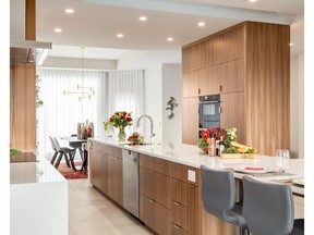 Kon-strux Developments won Best Kitchen Renovation $90,000 and Over for Linear Elegance at the 2017 BILD Awards held by BILD Calgary Region on April 14, 2018, at the Telus Convention Centre.