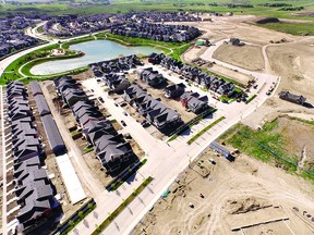 A wide range of home styles is available in Sunset Ridge in Cochrane, which also boasts breathtaking views of the mountains and fantastic outdoor amenities.
