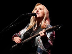 Melissa Etheridge.