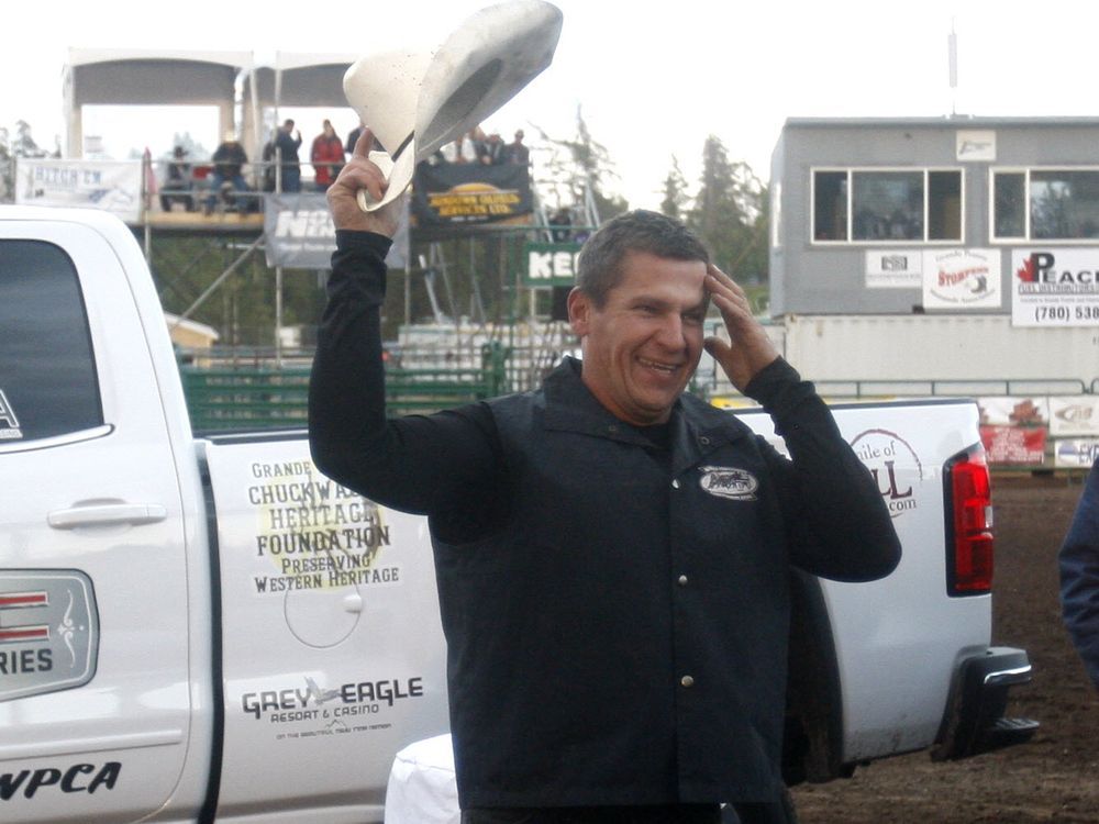 Chuckwagon driver injured in Tuesday night races Calgary Herald