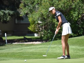 Kat Kennedy putts during her win of the 2018 Sun Life Alberta Ladies Amateur Championship.
