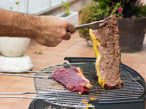 The meat industry says it has been assured by the Canadian government that its new version of the food guide won’t go low-meat.