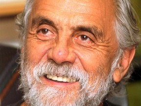 Comedian Tommy Chong takes centre stage at Pages bookstore in Kensington in 2006. Photo by Ted Rhodes, Calgary Herald