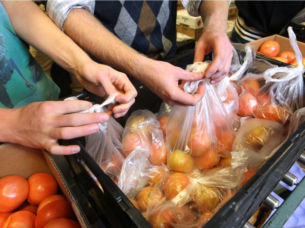 Community Kitchen Helping To Make Ends Meet Calgary Herald   CAL1118 CDNb7 