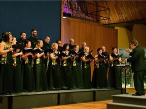 Conductor Jon Washburn and the Vancouver Chamber Choir.