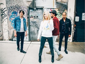 Metric. Promo shots for Art of Doubt tour (l-r) Joules Scott-Key (drums); Emily Haines (vocals); James Shaw (guitar); Joshua Winstead (bass). 2019 [PNG Merlin Archive] ORG XMIT: POS1904081220257145