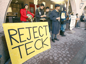 Protesters on both sides of the Teck Frontier mine issue gather in downtown Calgary, Jan. 22, 2020.