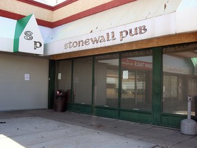 Stonewall Pub at 12 – 735 Ranchlands Boulevard NW, is the latest business to be shut down by AHS for serving food and alcohol to dine-in customers Tuesday, April 21, 2020. Dean Pilling/Postmedia