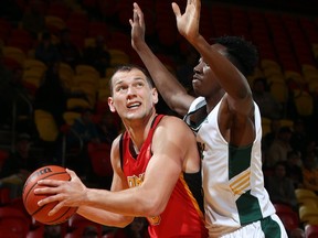 Fresh off his U Sports player-of-the-year win, Brett Layton leads the Dinos into action at nationals this weekend. Photo by David Moll, University of Calgary/Special to Postmedia Network.