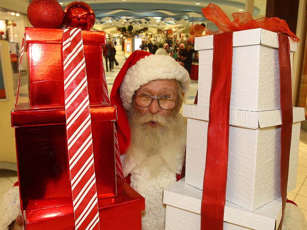 Santa still coming to mall, but with new measures in place due to COVID-19
