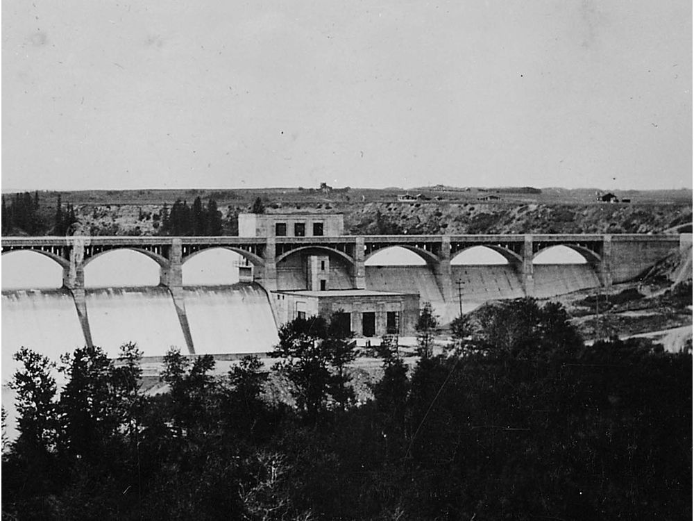 from-the-archives-glenmore-dam-cleaned-up-calgary-s-murky-water