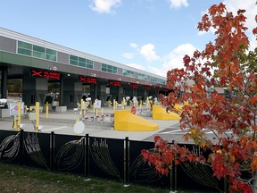 FILE PHOTO: A general view of Canadian border checkpoints at the Canada-United States border crossing at the Thousand Islands Bridge in Lansdowne, Ontario, Canada September 28, 2020.