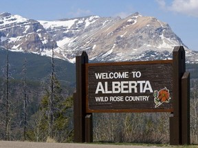 Alberta leads the provinces in cutting red tape for interprovincial labour mobility, says writer.