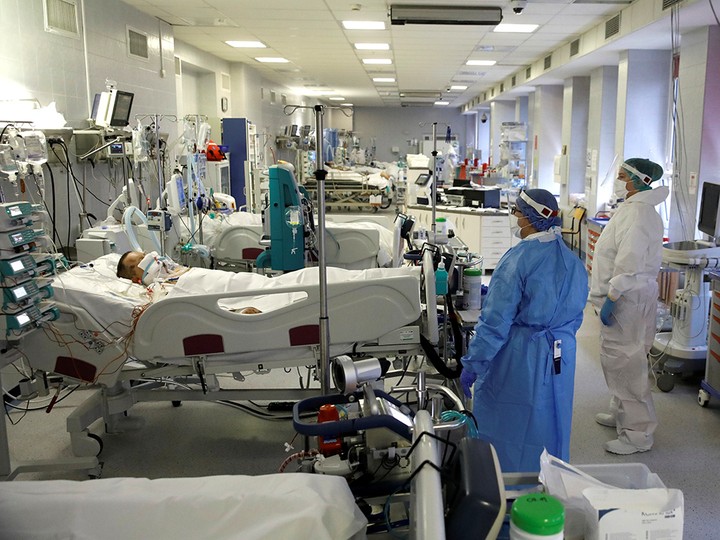  Medical staff treat patients in a COVID-19 ward at the Interior Ministry Hospital in Warsaw, Poland, on Nov. 8, 2021.