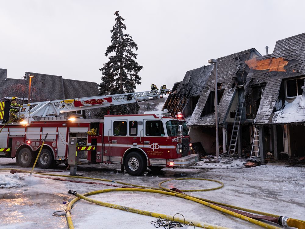 Overnight Fire Destroys Several Homes In Northwest Calgary | Calgary Herald