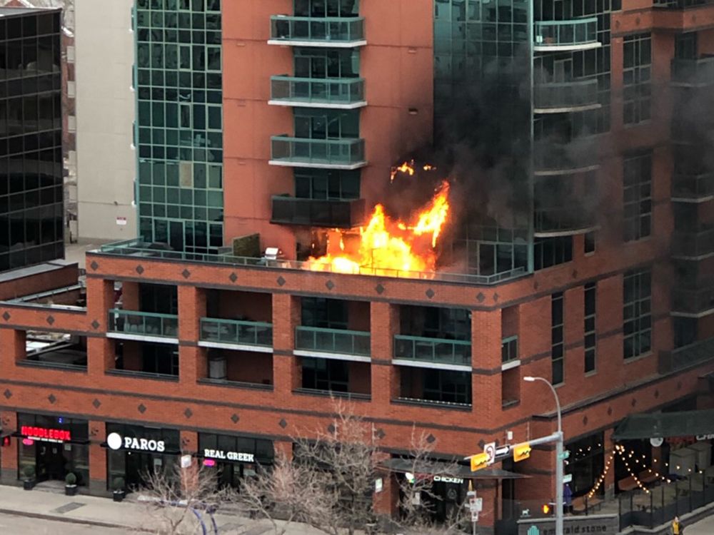 Crews douse fire inside Chinook Centre - Calgary