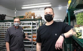 Herbert Obrecht, vyriausiasis virėjas ir konsultantas bei Andrew Obrecht, bendruomenės plėtros direktorius, „Culinary Coworking“: didelė komercinė virtuvė ir bendra darbo erdvė maisto įmonėms. Brendanas Milleris / Postmedia