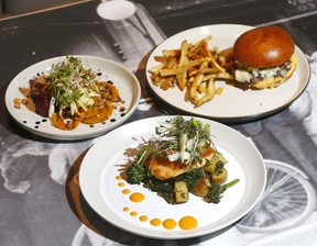I piatti cambiano ogni giorno a seconda dello chef, ma possono includere salmone, hamburger e persino appie di barbabietola al Dark Arts.  Darren Makowichuk/Postmedia