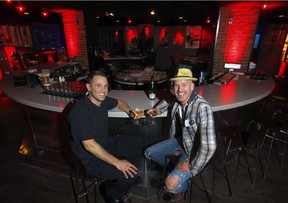 Lo chef esecutivo Brent Taddeo, a sinistra, e il partner operativo Dallas Tambeau al Dark Arts Restaurant & Drink.  Darren Makowichuk/Postmedia