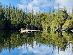 An image of the floating sauna in Clayoquot Sound bear Tofino, BC.
