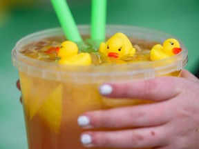 Duck Pond Limonade, cu amabilitatea Family Squeezed Lemonade.