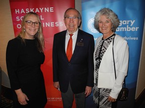 From left to right: Andrea Morris, Director of Development at U of C, with legendary business leader and philanthropist Dick Haskayne and Eva Friesen, President and CEO of the Calgary Foundation.