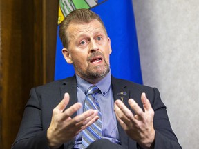 Mike Ellis, ministre adjoint de la Santé mentale et des Dépendances. La photo a été prise le mardi 22 février 2022 à Edmonton.