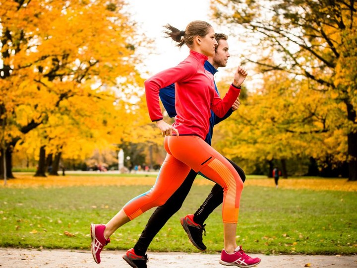  A new study out of New York state shows morning exercise seems better for women if the goal is to reduce belly fat and blood pressure while increasing leg muscles. To gain upper body strength, power and endurance, women should join the men in evening workouts. Files