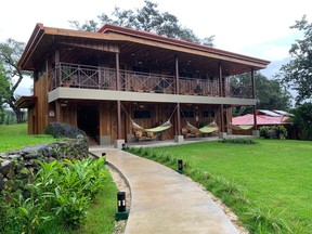 Hacienda Guachipelin en Costa Rica ofrece alojamiento de lujo y una variedad de actividades.