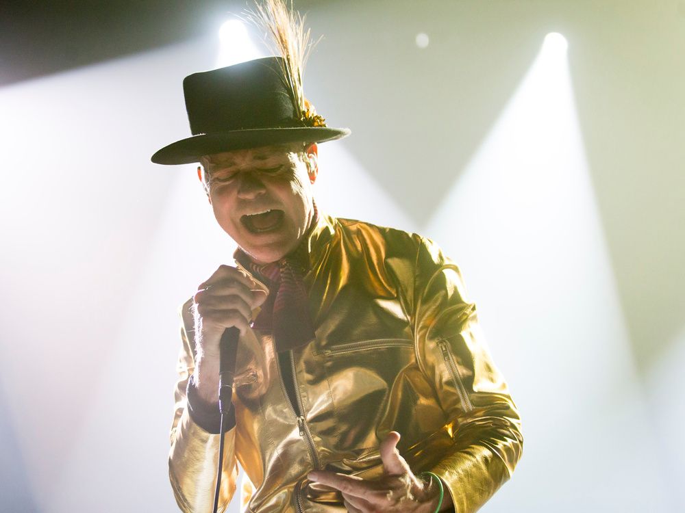 Hockey world remembers Tragically Hip frontman Gord Downie