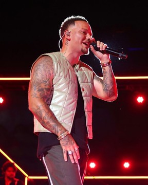 Kane Brown performing for the 2022 MTV VMAs broadcast. Supplied