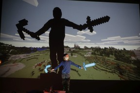 MINE est une production de démonstration du Vancouver Theatre Replacement. L'émission explore les relations entre mère et fils à travers Minecraft. Il fait partie du High Performance Rodeo du 16 janvier au 5 février 2023.