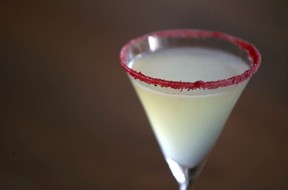 Le cocktail Limone Drop est l'un des nombreux cocktails maison de Barbarella.  Jim Wells/Postmédia