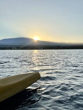 A sunrise canoe paddle marries epic adventure and stunning scenery with Hawaiian culture. Photo, Curt Woodhall