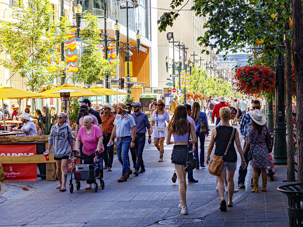 Danielle Smith on X: “Alberta set a new record for net interprovincial  migration growth last year, contributing to an overall population gain of  more than four per cent, according to data released