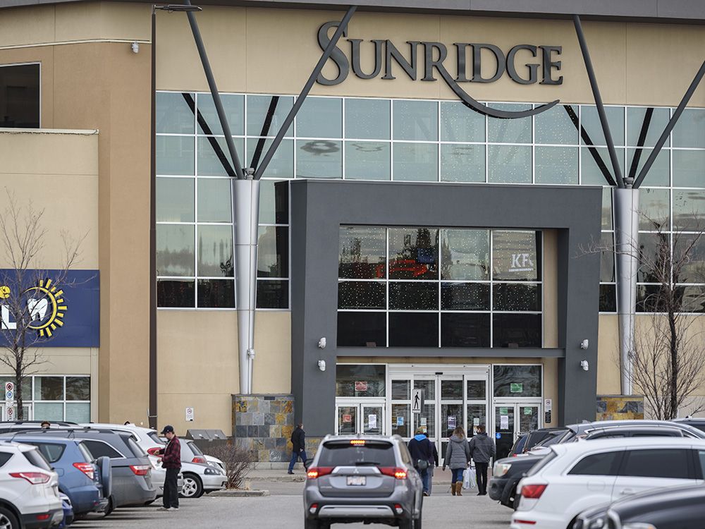 Man stabbed in fight between two