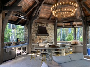 outdoor living kitchen