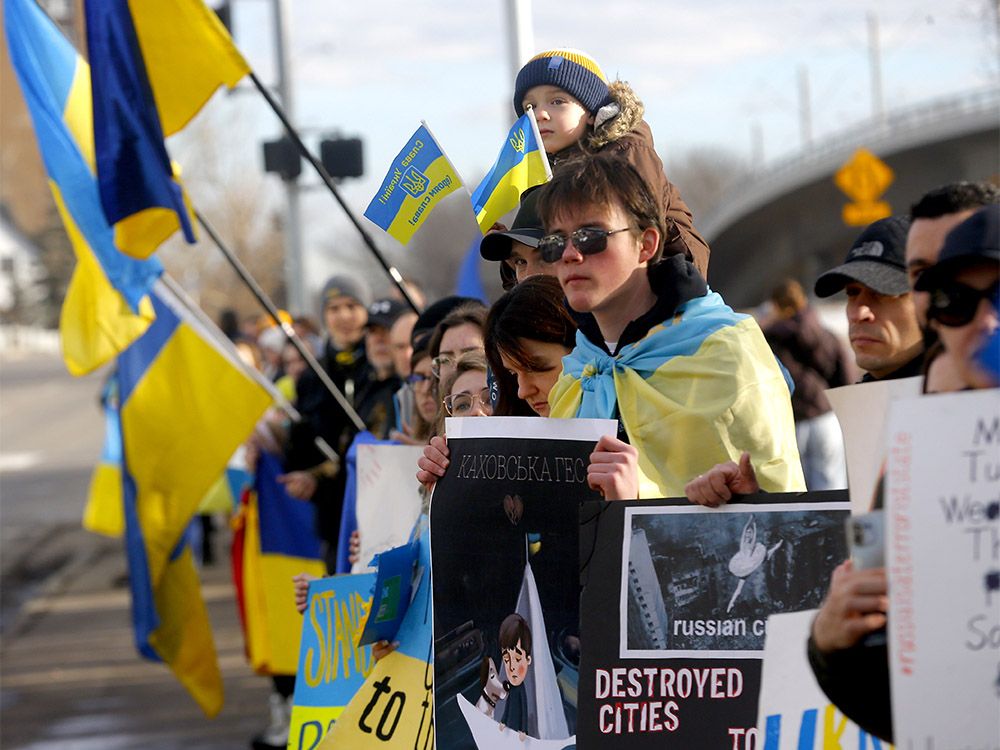 Hundreds Of Calgarians Attend New Year's Eve Rally Supporting Ukraine ...