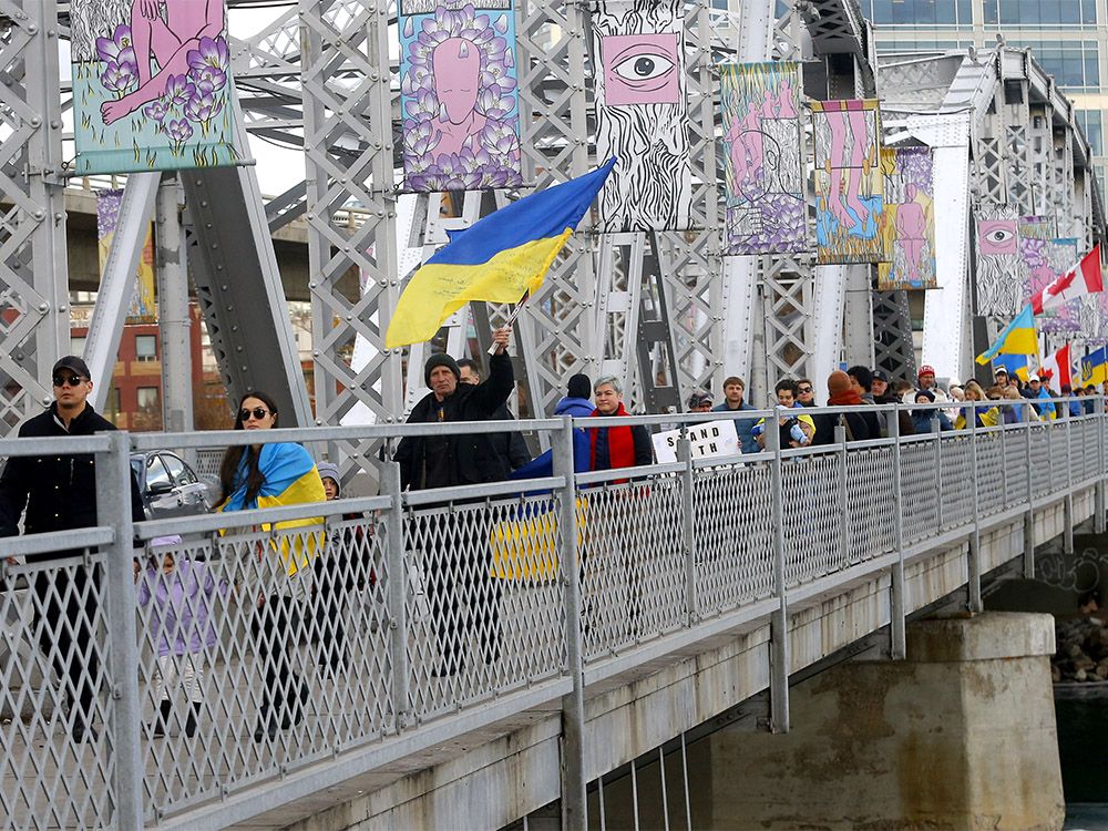 Hundreds Of Calgarians Attend New Year's Eve Rally Supporting Ukraine ...