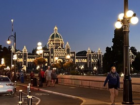An image of the parliament buildings in Victoria, British Columbia, Canada at night.